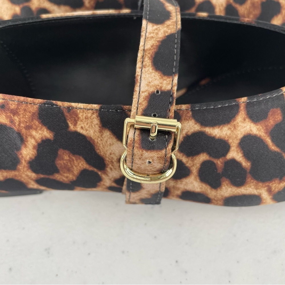 NIB Katy Perry Leopard Print Evie Mary Jane Gold Hardware Flats Size 5.5M Casual - Picture 7 of 9